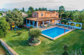 Villa with pool and nice children's park (Francisca)